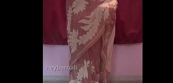  Big boobs aunty wearing saree